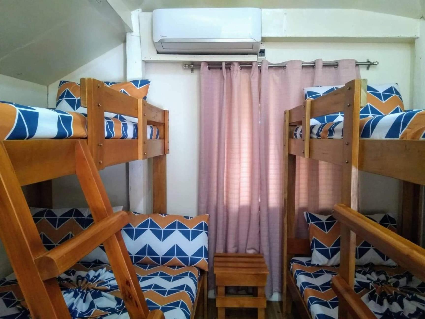Cristina Beachfront Cottages San Juan  Room photo
