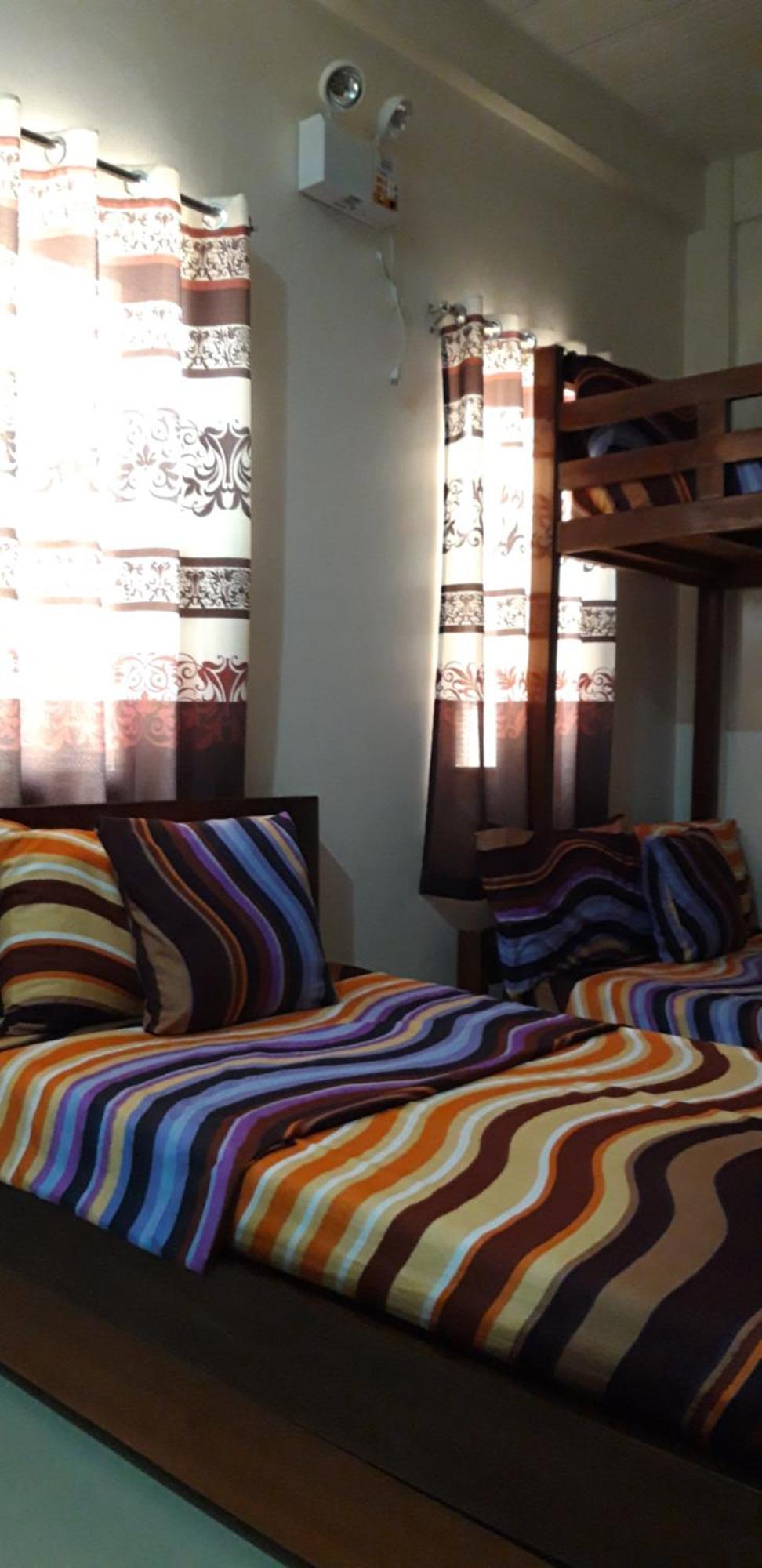 Cristina Beachfront Cottages San Juan  Room photo